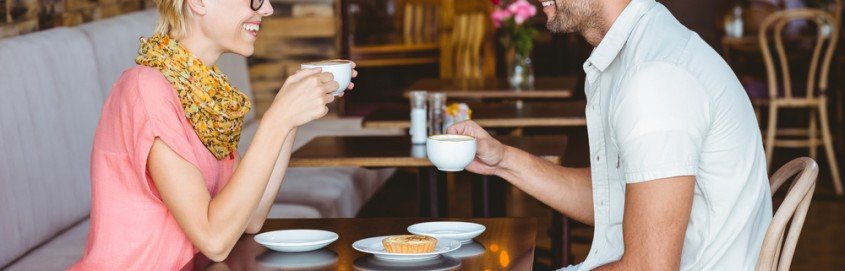 couple on coffee date