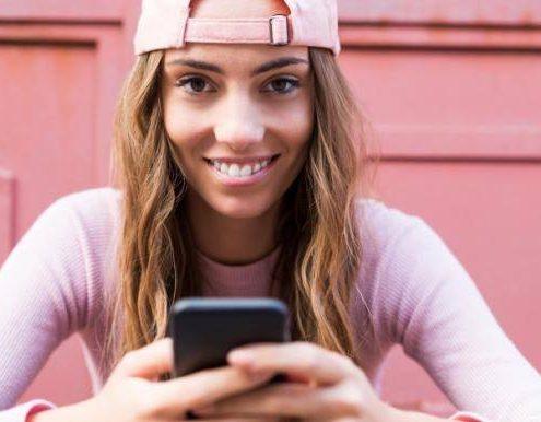 woman-texting-smiling