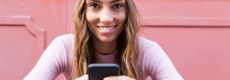 woman-texting-smiling