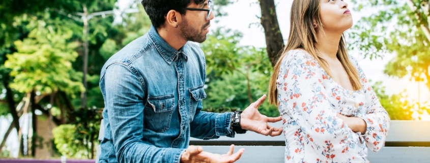 woman-turning-away-from-man